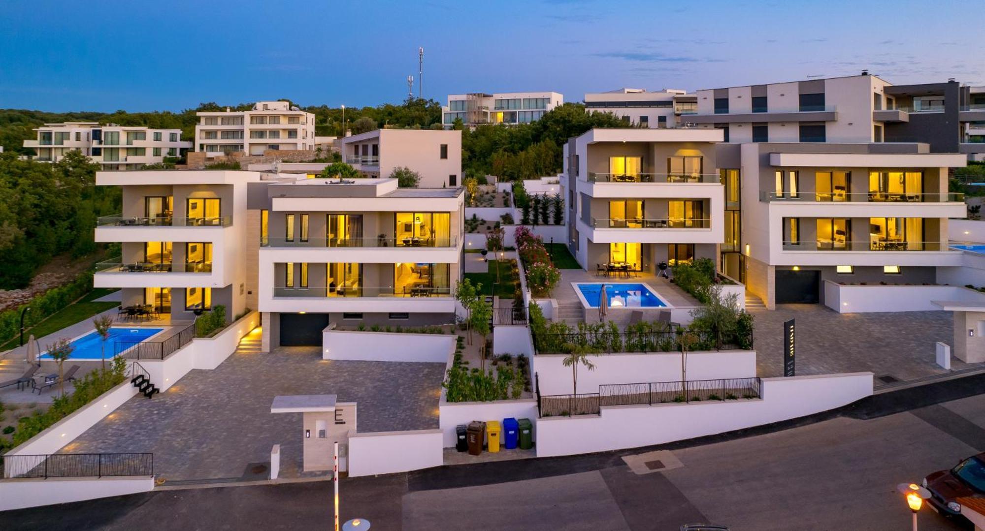 Hadrie Luxury And Rova Ed Apartment Vantacici